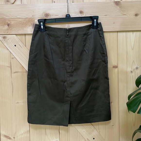 Banana Republic Olive Green high-waisted Mini Skirt | Size 0 - Picture 4 of 7
